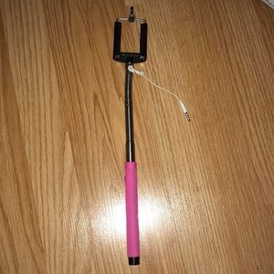 Extendable selfie stick